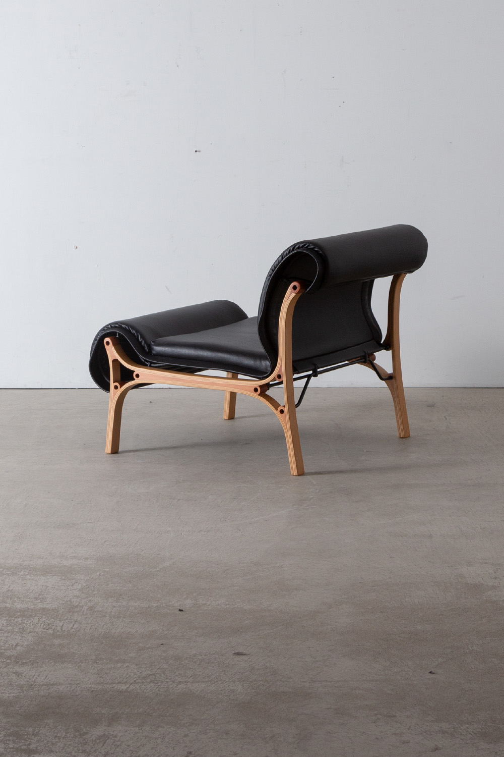 Cristian Valdes,クリスティアン・バルデス,CV Lounge Chair ,OBJEKTO,topso,stoop,清澄白河,アンティークショップ,Antique,Vintage,Interior Design,アンティーク,ビンテージ,ヴィンテージ,家具,雑貨,インテリア,店舗什器,設計,インテリアデザイン,内装,什器,店舗設計,ギャラリー,