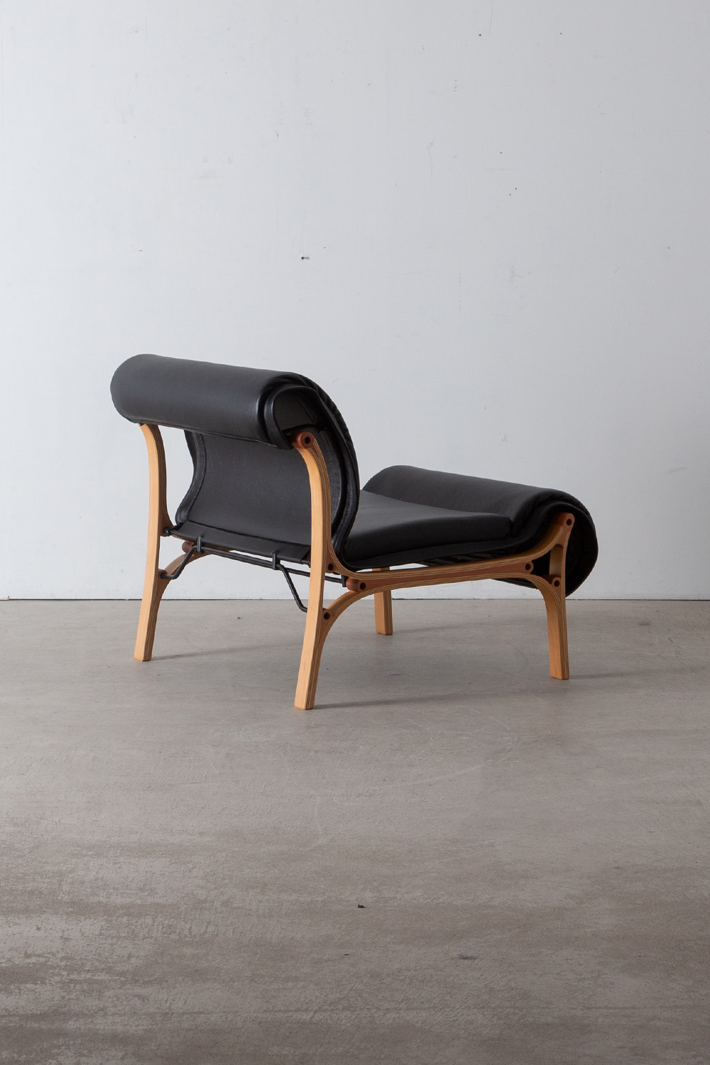 Cristian Valdes,クリスティアン・バルデス,CV Lounge Chair ,OBJEKTO,topso,stoop,清澄白河,アンティークショップ,Antique,Vintage,Interior Design,アンティーク,ビンテージ,ヴィンテージ,家具,雑貨,インテリア,店舗什器,設計,インテリアデザイン,内装,什器,店舗設計,ギャラリー,