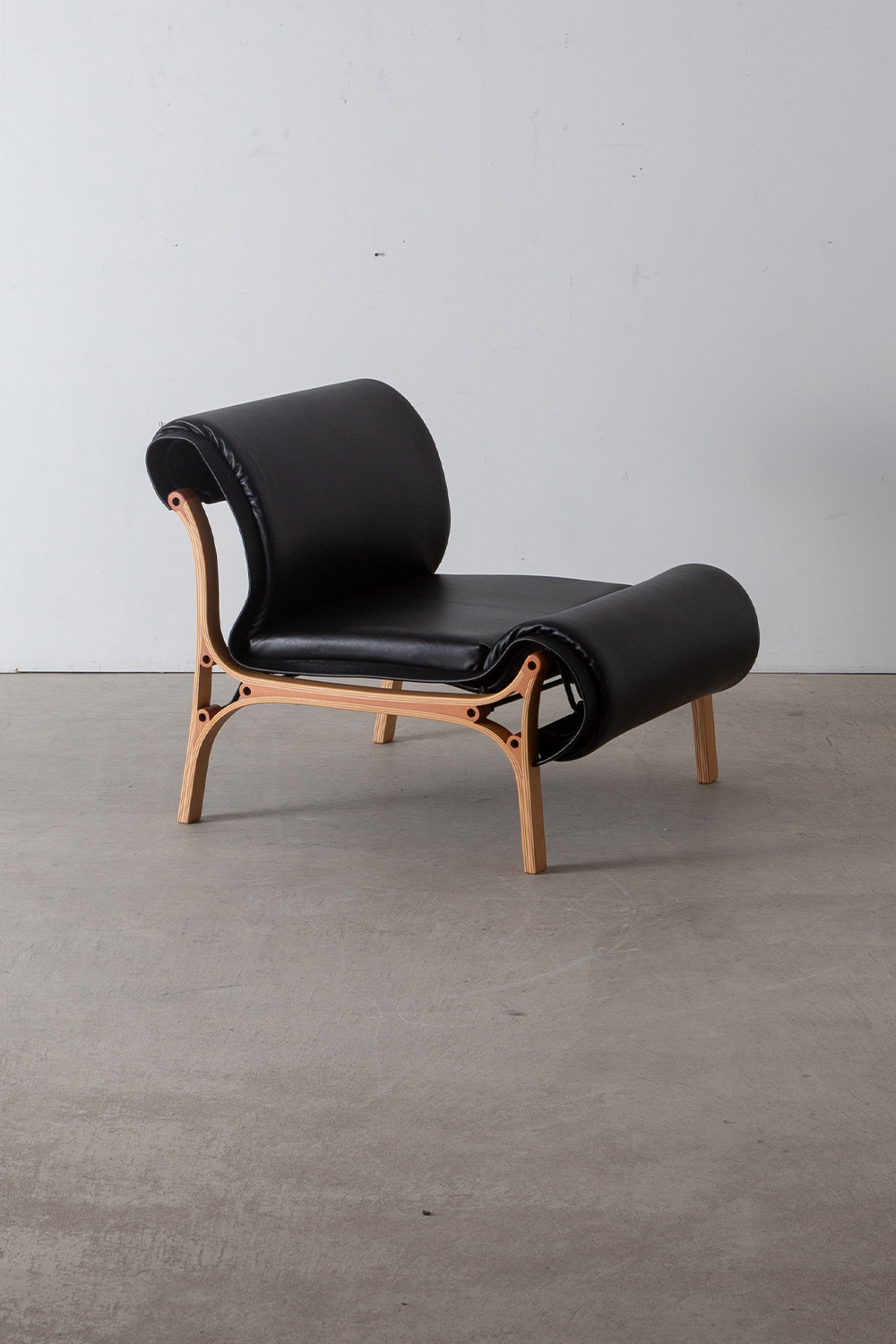 Cristian Valdes,クリスティアン・バルデス,CV Lounge Chair ,OBJEKTO,topso,stoop,清澄白河,アンティークショップ,Antique,Vintage,Interior Design,アンティーク,ビンテージ,ヴィンテージ,家具,雑貨,インテリア,店舗什器,設計,インテリアデザイン,内装,什器,店舗設計,ギャラリー,