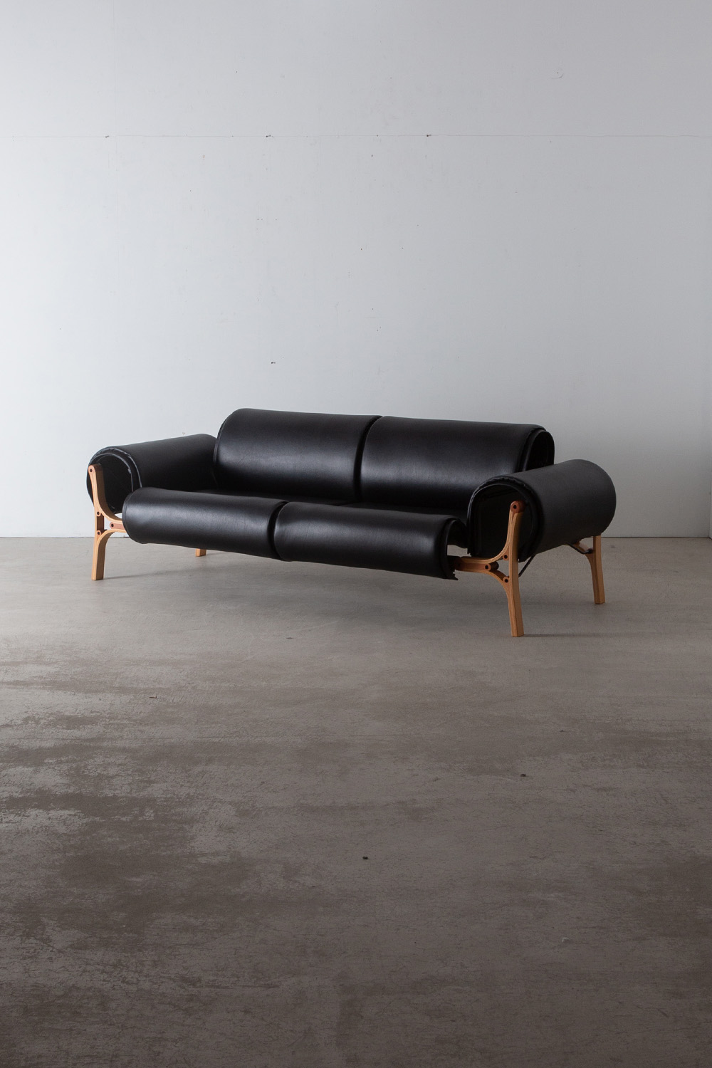 Cristian Valdes,クリスティアン・バルデス,CV 2P Sofa,OBJEKTO,topso,stoop,清澄白河,アンティークショップ,Antique,Vintage,Interior Design,アンティーク,ビンテージ,ヴィンテージ,家具,雑貨,インテリア,店舗什器,設計,インテリアデザイン,内装,什器,店舗設計,ギャラリー,