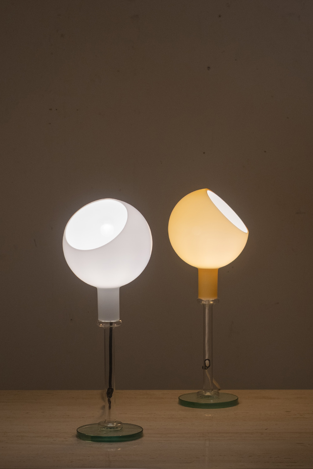 PAROLA Desk Lamp White by Gae Aulenti & Piero Castiglion for FontanaArte