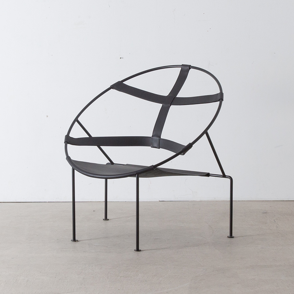 FDC1 Chair by Flavio de Carvalho for OBJEKTO in Black
Brazil , 1930s
