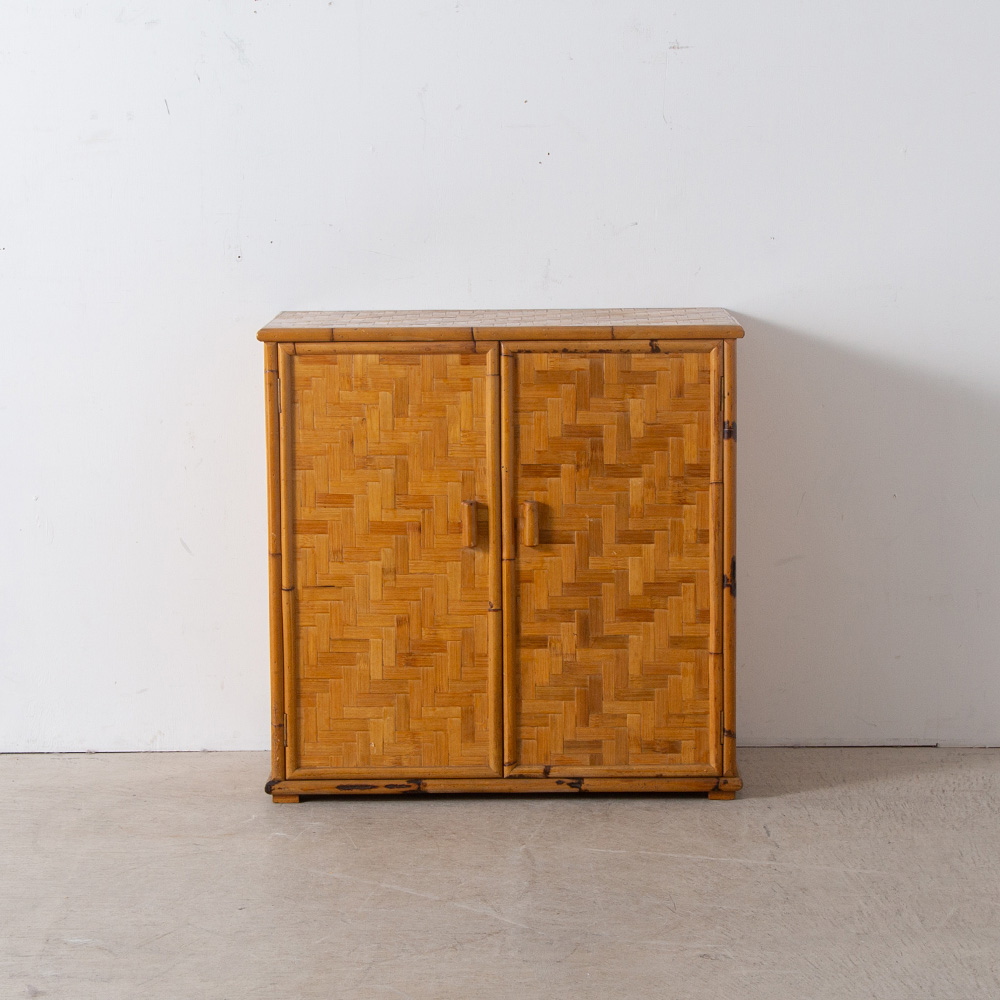 Vintage Shelf in Wood and Bamboo
France , 1970s
フランスより、1970年代にデザインされたヴィンテージデスク。
