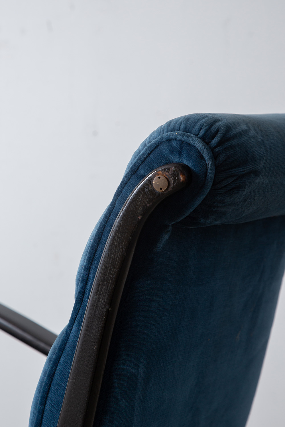 ‘Mitzi’ Chair by Ezio Longhi for Elam in Wood and Blue