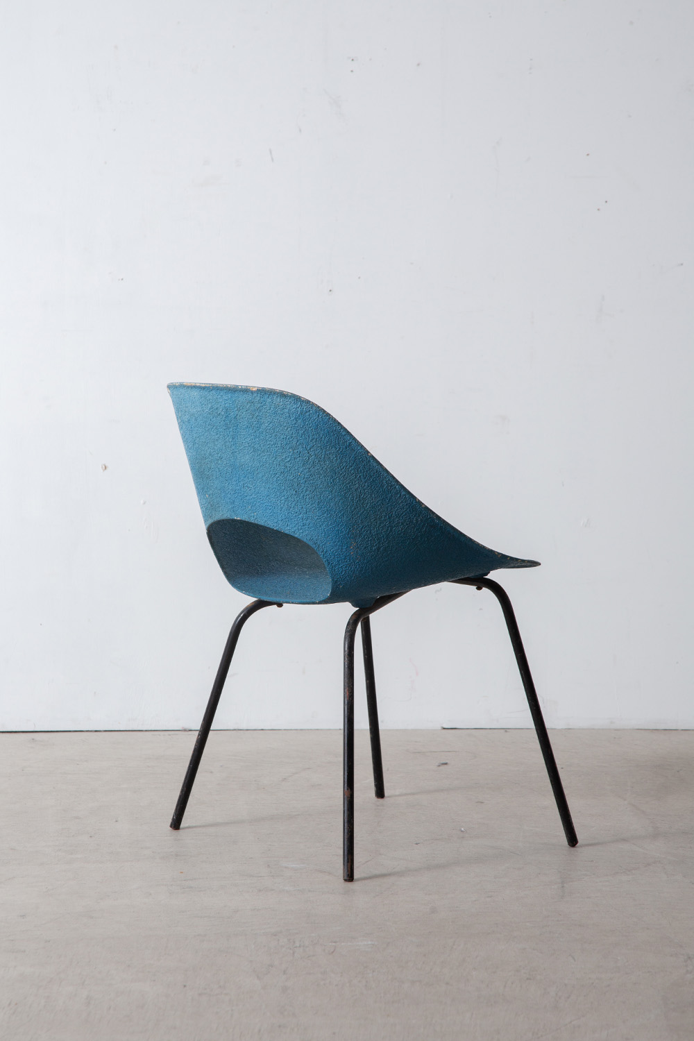 Tulip Chair by Pierre Guariche for Steiner in Bleu , FRP and Steel