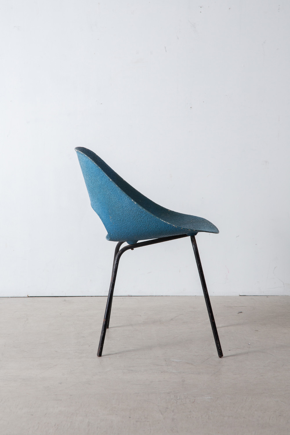 Tulip Chair by Pierre Guariche for Steiner in Bleu , FRP and Steel