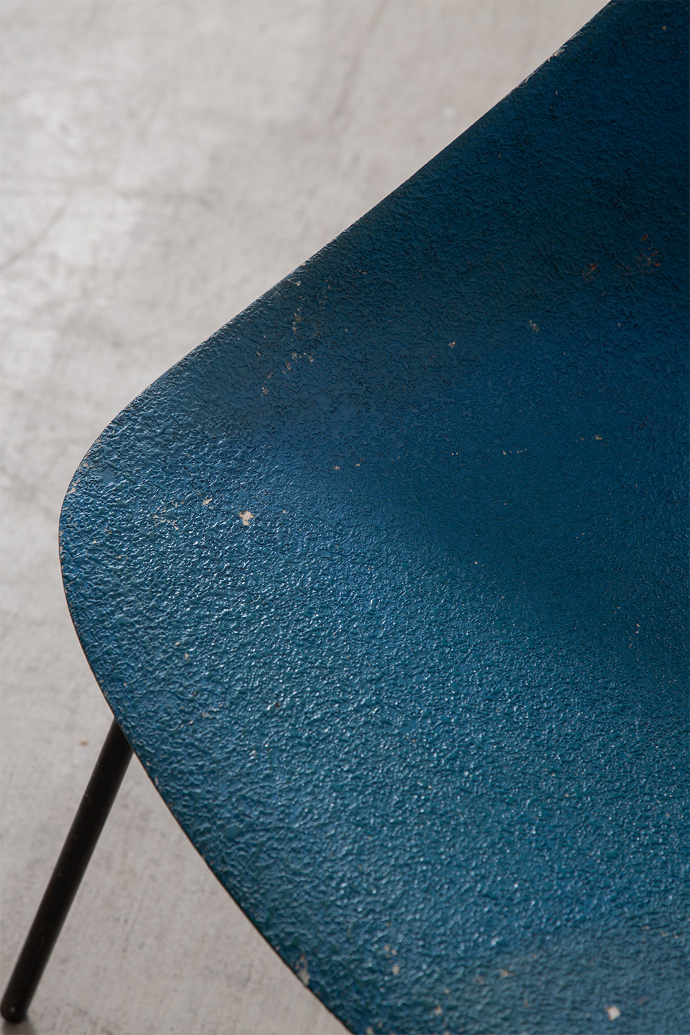 Tulip Chair by Pierre Guariche for Steiner in Bleu , FRP and Steel