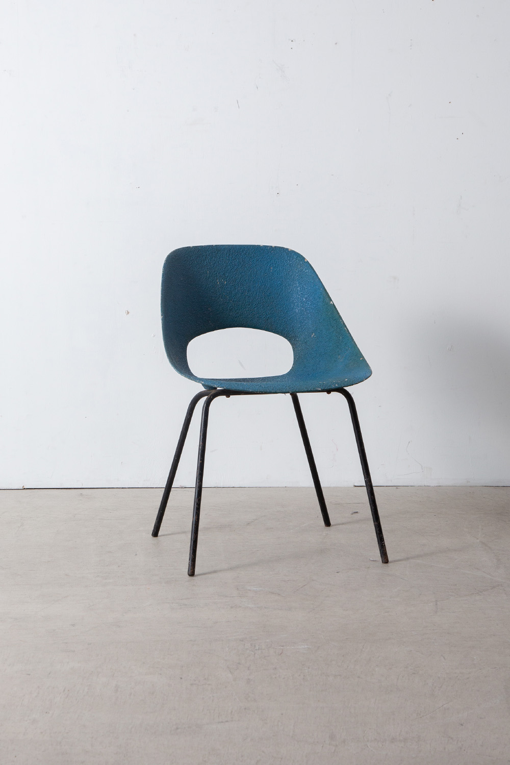 Tulip Chair by Pierre Guariche for Steiner in Bleu , FRP and Steel