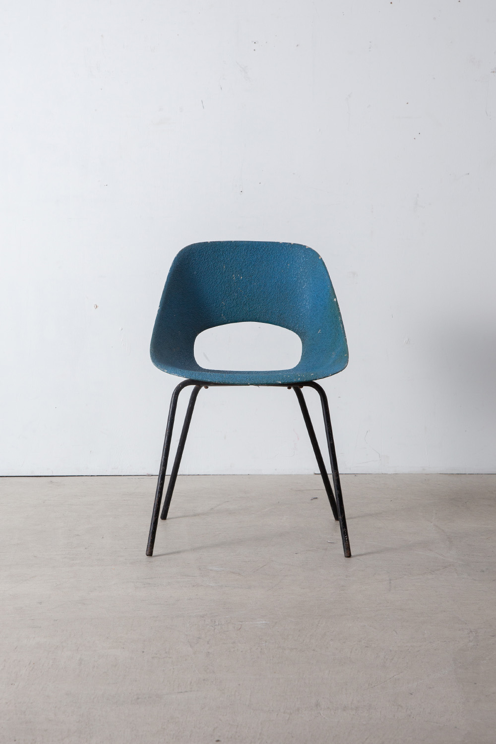 Tulip Chair by Pierre Guariche for Steiner in Bleu , FRP and Steel