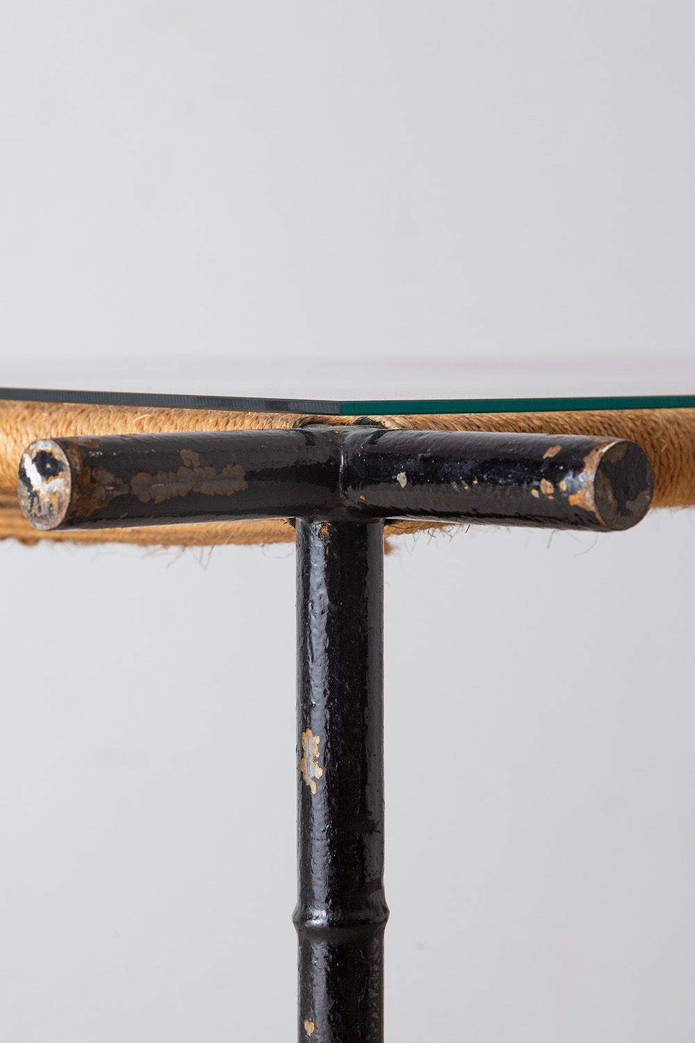 Dining Table in Glass and Rope