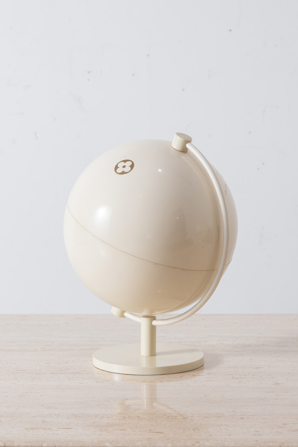 清澄白河,アンティークショップ,Antique,Vintage,Interior Design,アンティーク,ビンテージ,ヴィンテージ,家具,雑貨,インテリア,店舗什器,設計,インテリアデザイン,内装,什器,店舗設計,ギャラリー,ミッドセンチュリー,ミッドセンチュリーモダン, MIDCENTURY MODERN,vintage table wear,Louis Vuitton,ルイ・ヴィトン,La vuelta al mundo,地球儀,globe