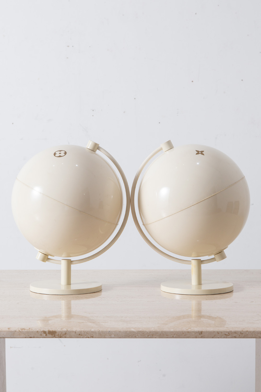 清澄白河,アンティークショップ,Antique,Vintage,Interior Design,アンティーク,ビンテージ,ヴィンテージ,家具,雑貨,インテリア,店舗什器,設計,インテリアデザイン,内装,什器,店舗設計,ギャラリー,ミッドセンチュリー,ミッドセンチュリーモダン, MIDCENTURY MODERN,vintage table wear,Louis Vuitton,ルイ・ヴィトン,La vuelta al mundo,地球儀,globe