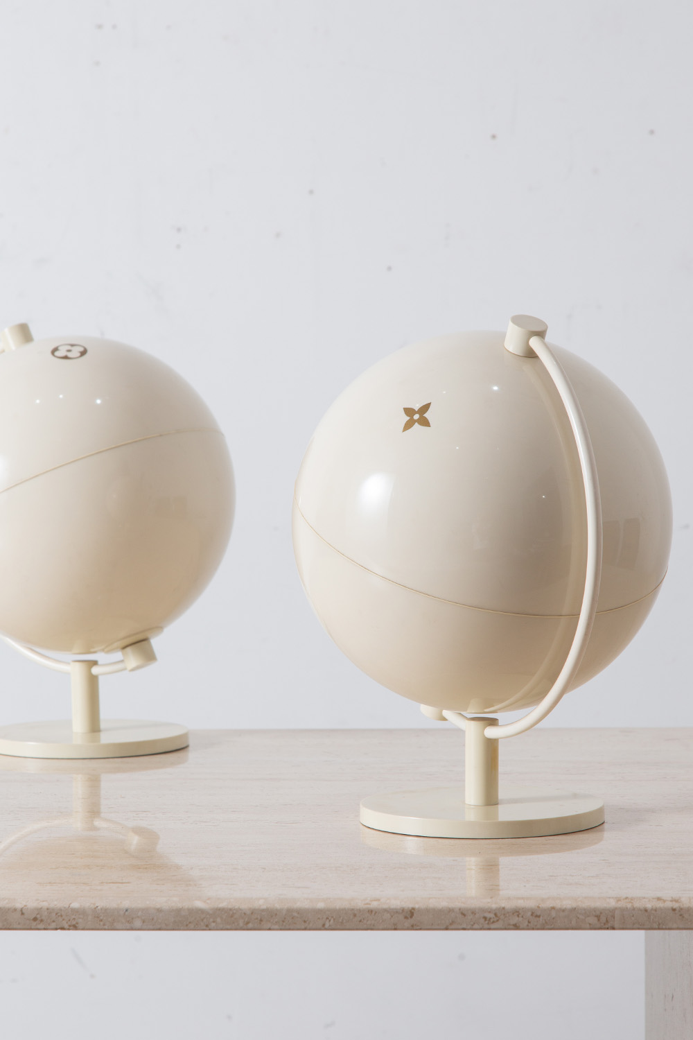 清澄白河,アンティークショップ,Antique,Vintage,Interior Design,アンティーク,ビンテージ,ヴィンテージ,家具,雑貨,インテリア,店舗什器,設計,インテリアデザイン,内装,什器,店舗設計,ギャラリー,ミッドセンチュリー,ミッドセンチュリーモダン, MIDCENTURY MODERN,vintage table wear,Louis Vuitton,ルイ・ヴィトン,La vuelta al mundo,地球儀,globe
