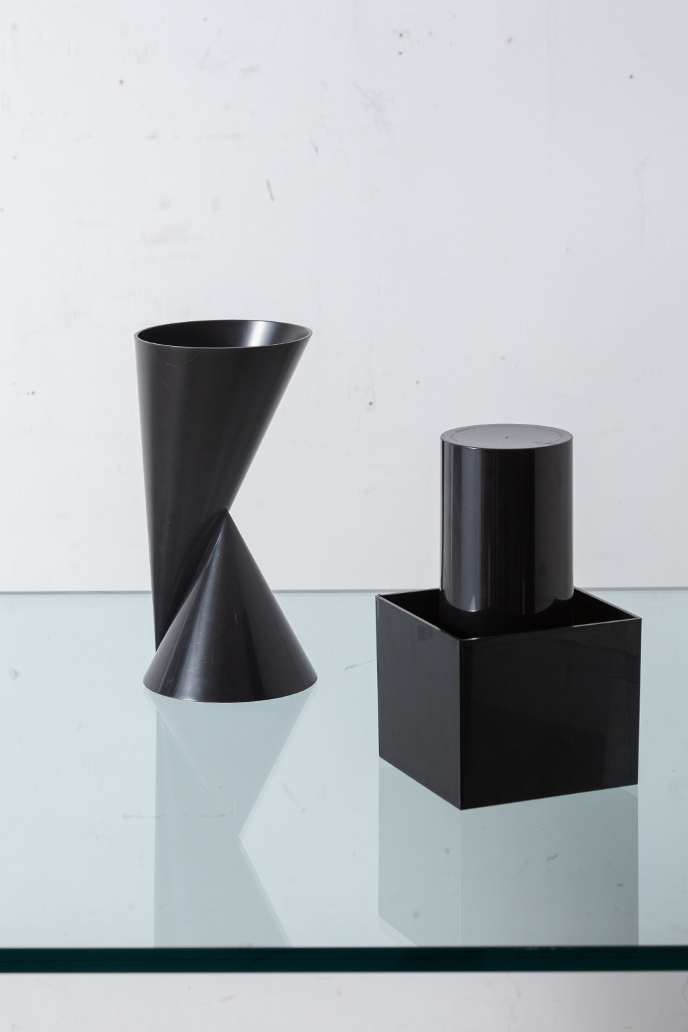 ‘Up Side Down Vase’ by Ton Haas in Black