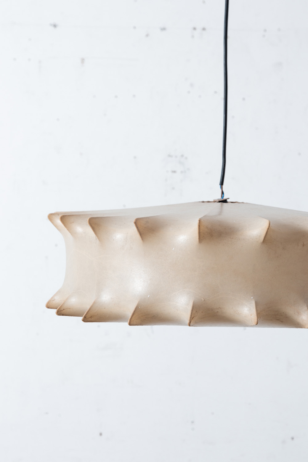 Cocoon Pendant Lamp in Resin