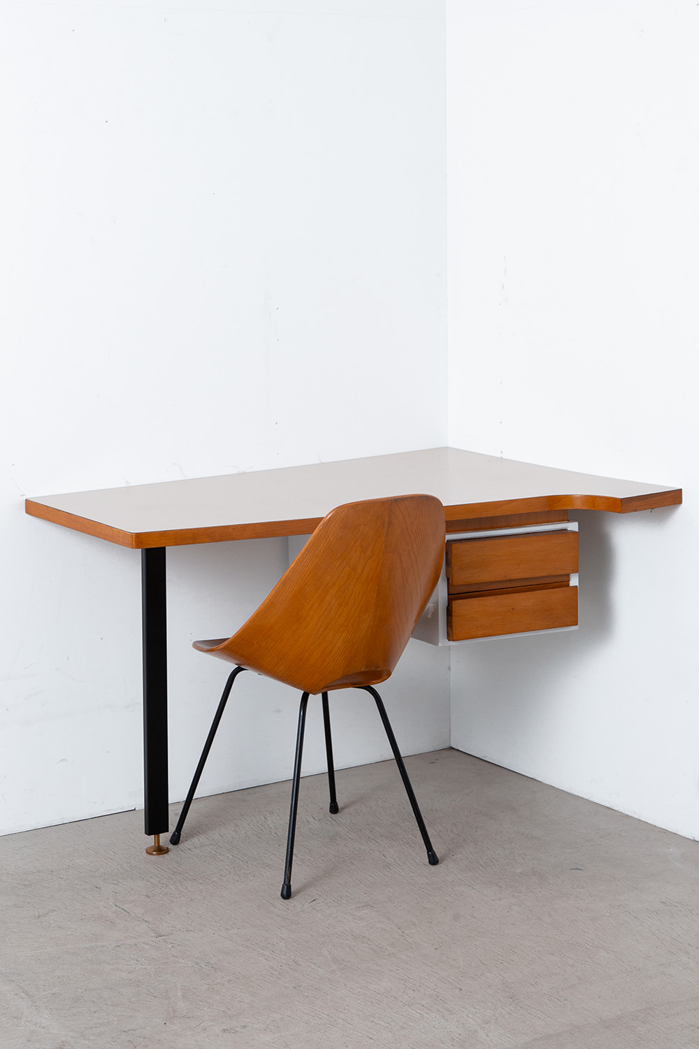 Corner Wall Desk by Vittorio Dassi in Steel and Wood