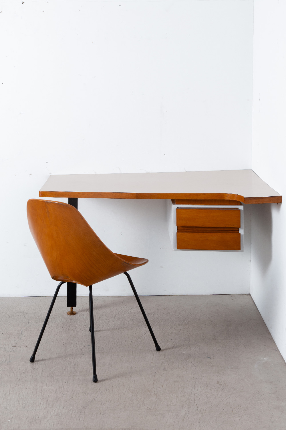 Corner Wall Desk by Vittorio Dassi in Steel and Wood