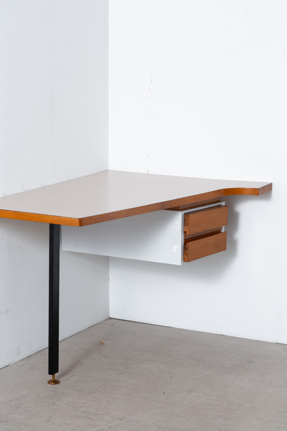 Corner Wall Desk by Vittorio Dassi in Steel and Wood