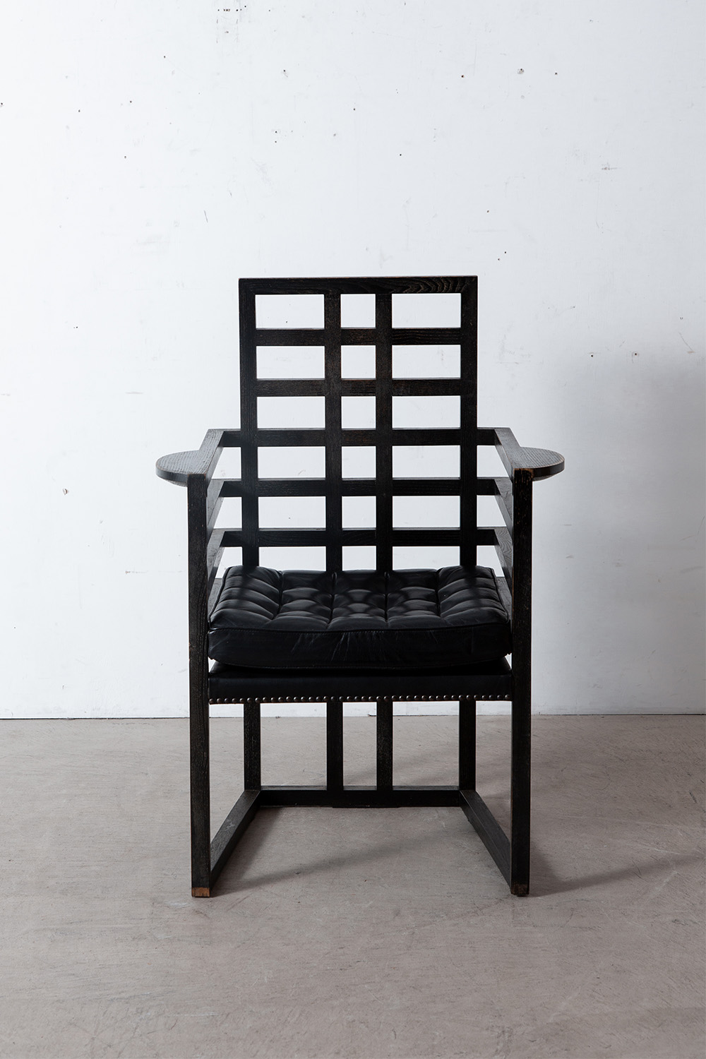 Josef Hoffmann,ヨーゼフ・ホフマン,清澄白河,アンティークショップ,Antique,Vintage,Interior Design, Lounge Chair,ラウンジチェア,ヴィンテージラウンジチェア,アンティーク,ビンテージ,ヴィンテージ,家具,雑貨,インテリア,店舗什器,設計,内装,什器,店舗設計,ギャラリー