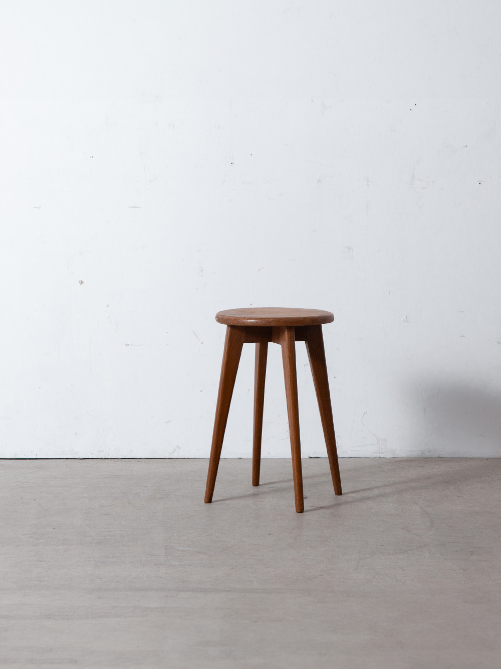 Stool in Wood