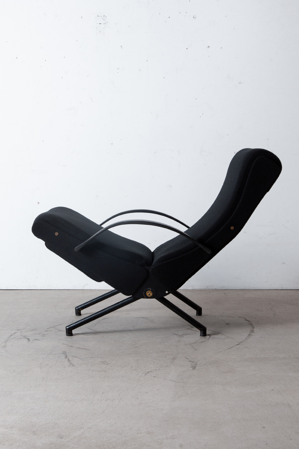 ‘P40’ Lounge Chair by Osvaldo Borsani for Tecno in Fabric and Steel