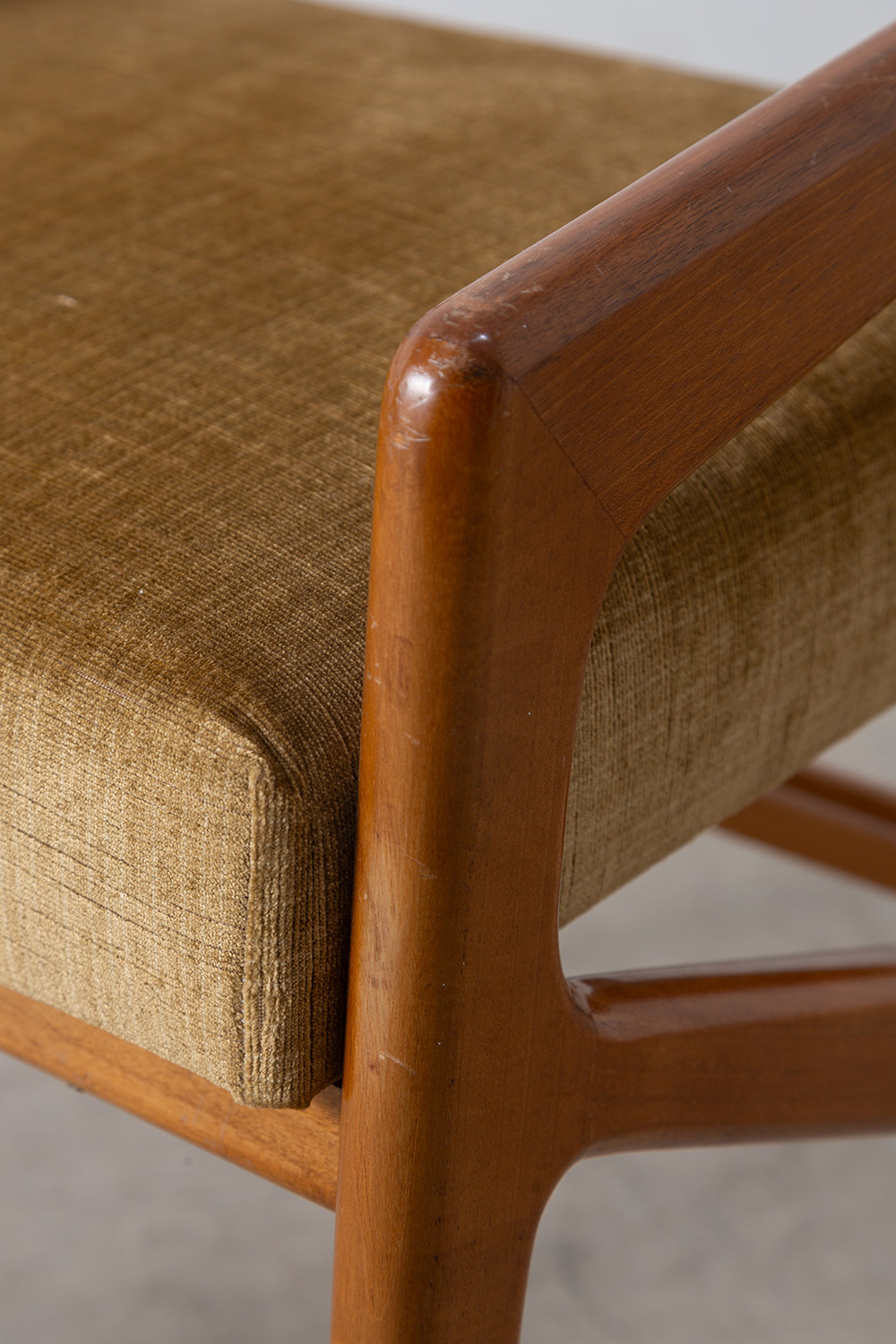 ‘Model 687’ Stool by Gio Ponti in Walnut and Fabricbric