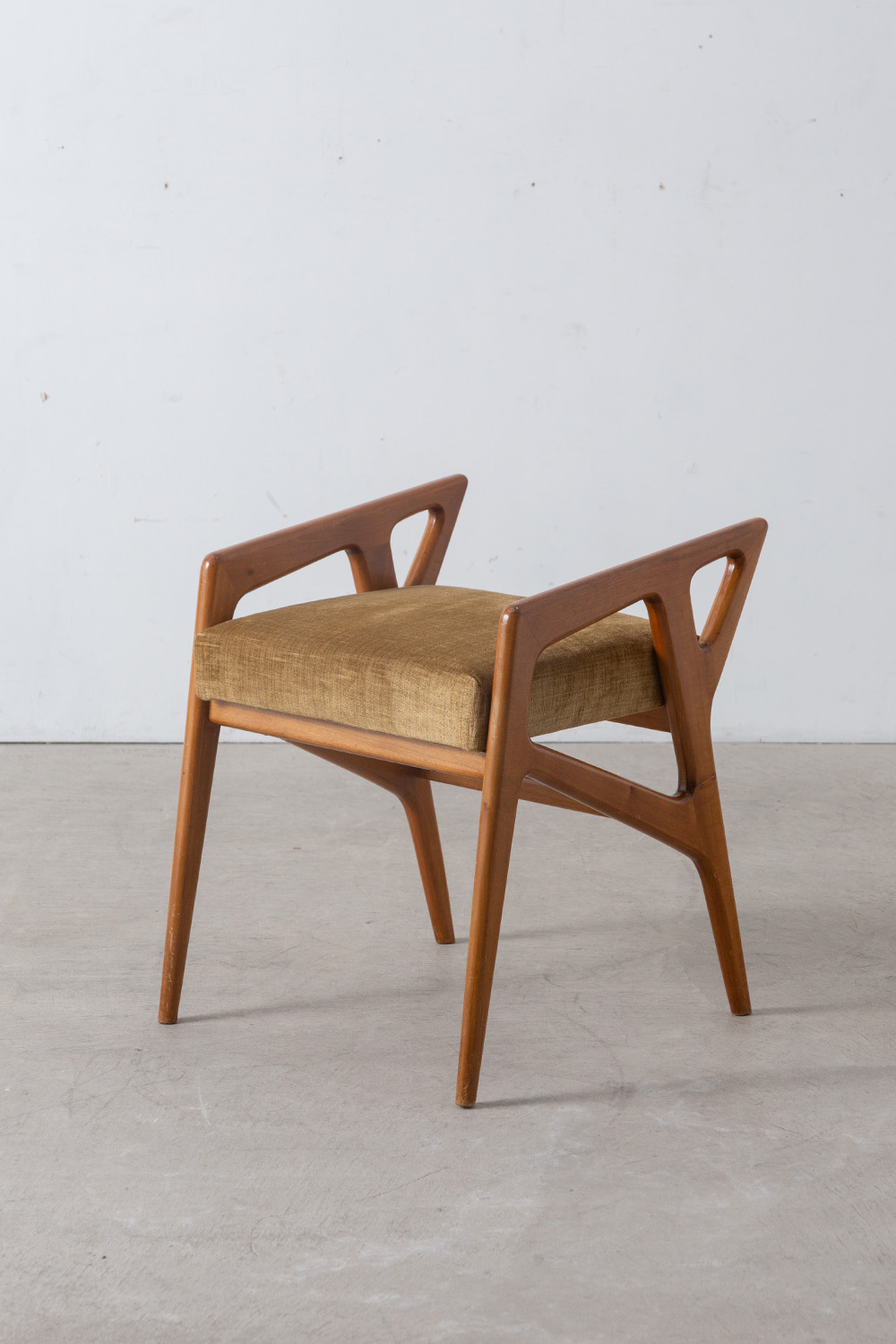 ‘Model 687’ Stool by Gio Ponti in Walnut and Fabricbric