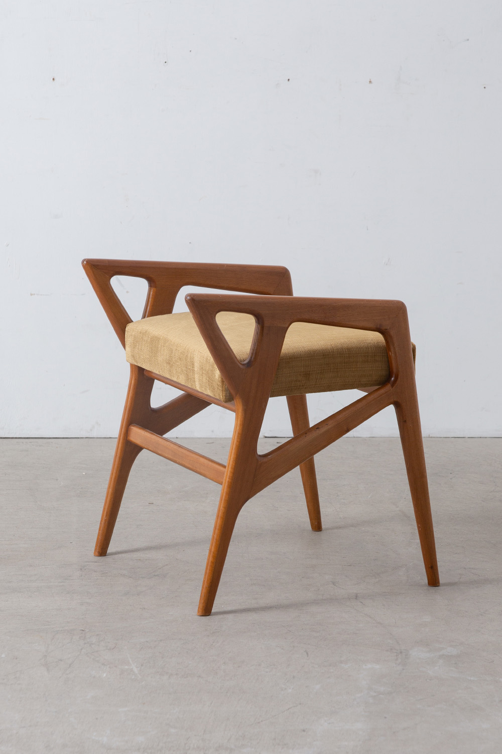 ‘Model 687’ Stool by Gio Ponti in Walnut and Fabricbric