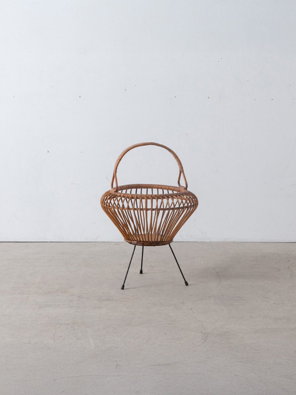 Tripod Basket in Rattan and Steel