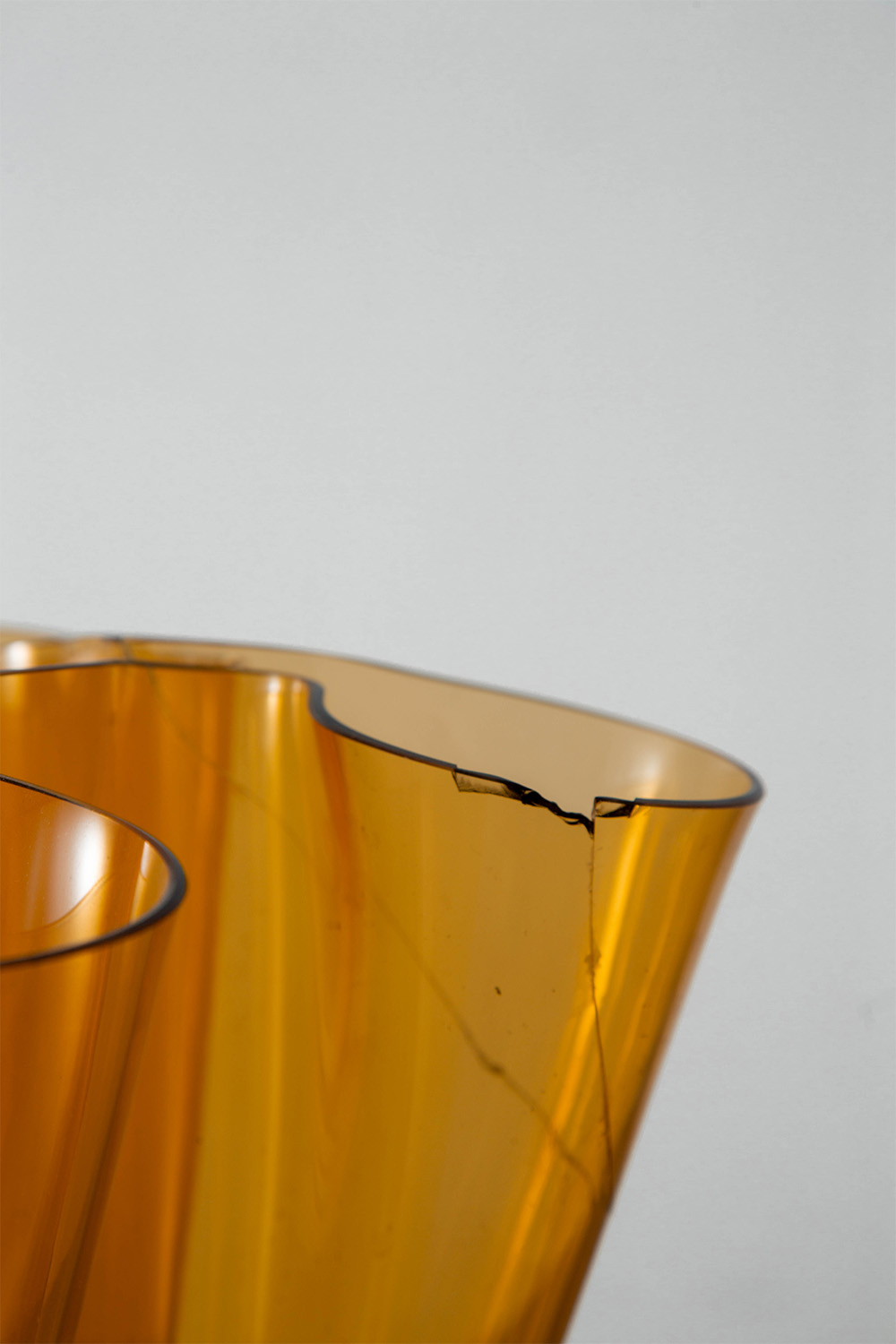 ‘Cartoccio’ Flower Vase by Pietro Chiesa for FontanaArte in Glass
