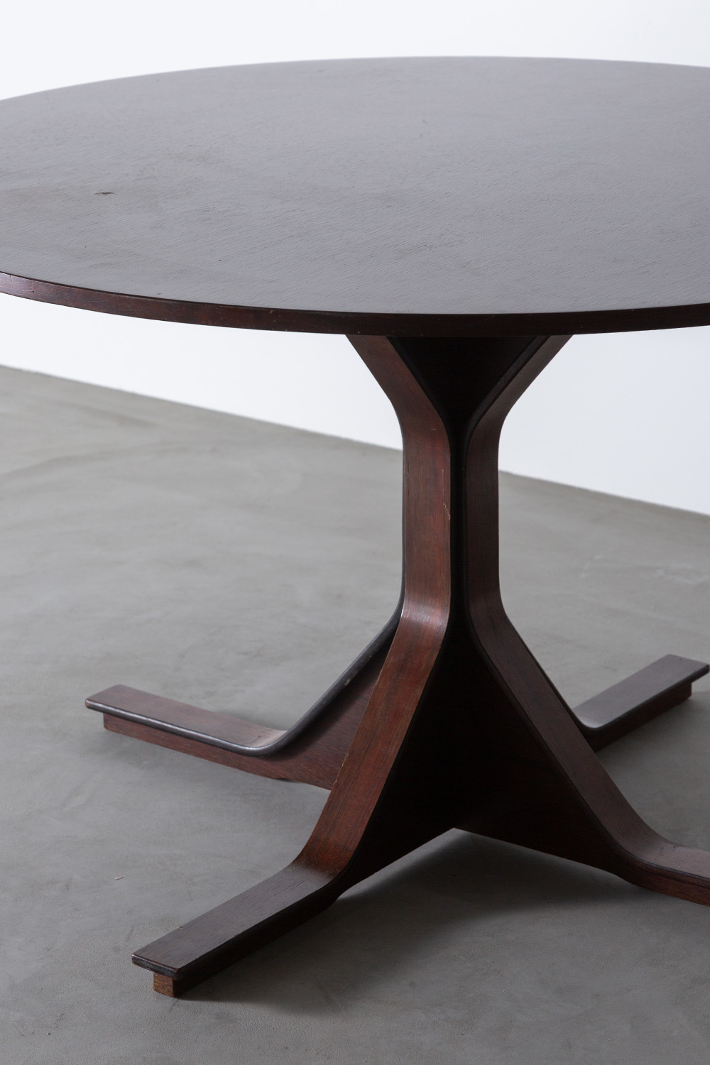 ‘Model 522’ Dining Table by Gianfranco Frattini for Bernini in Rosewood