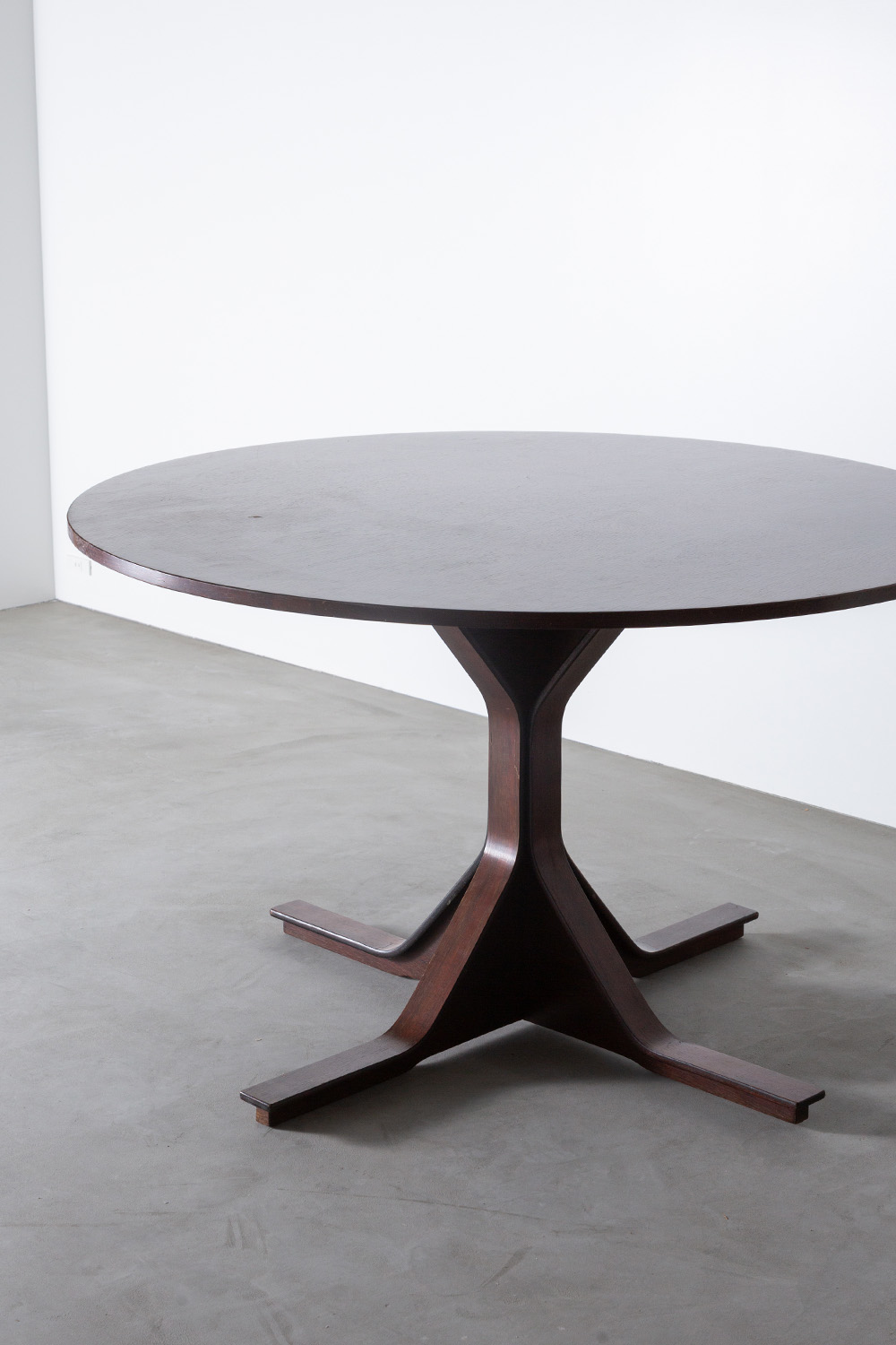 ‘Model 522’ Dining Table by Gianfranco Frattini for Bernini in Rosewood