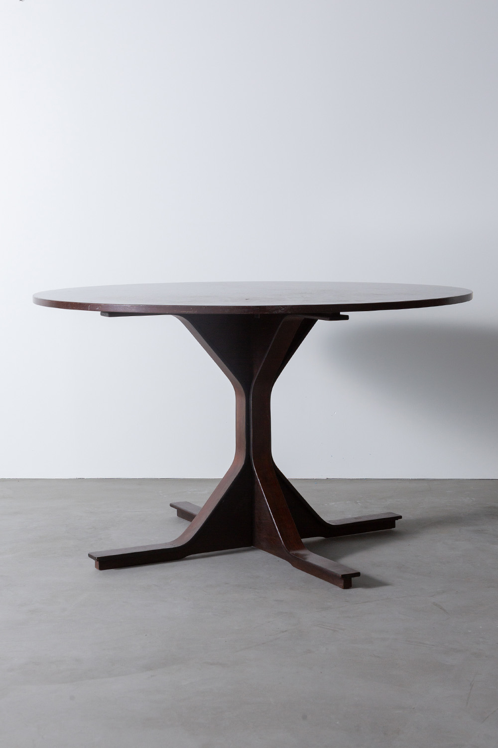 ‘Model 522’ Dining Table by Gianfranco Frattini for Bernini in Rosewood