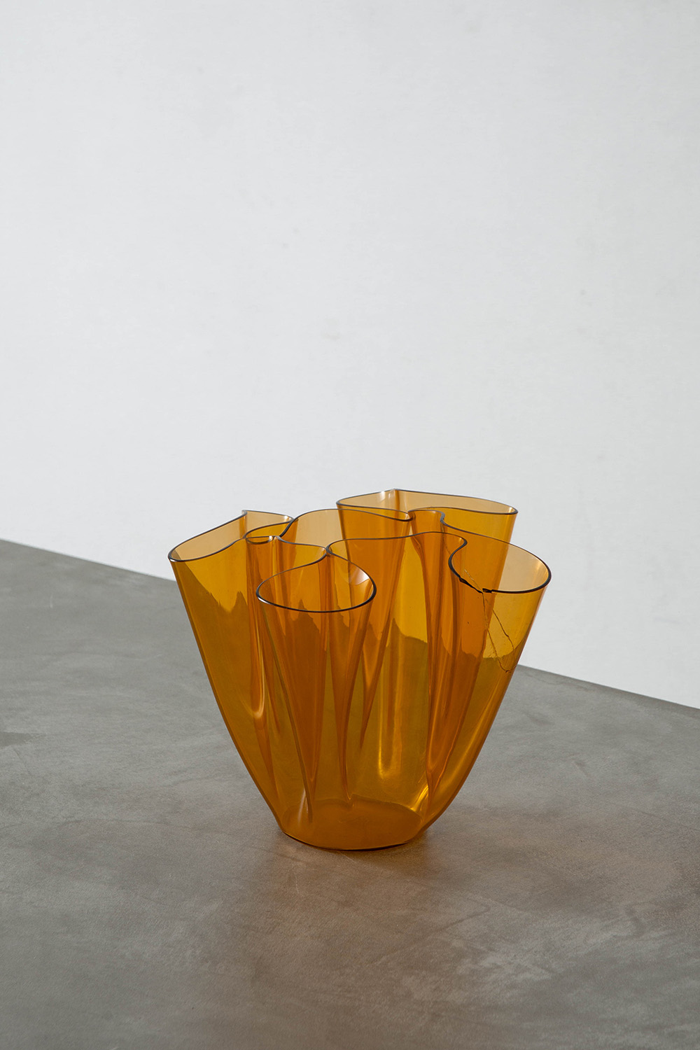 ‘Cartoccio’ Flower Vase by Pietro Chiesa for FontanaArte in Glass