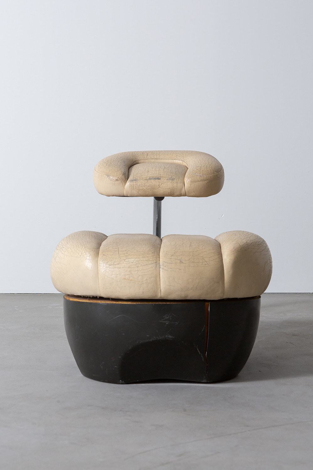 ‘Primate’ Kneeling Stool by Achille Castiglioni for Zanotta in Leather , Plastic and Steel