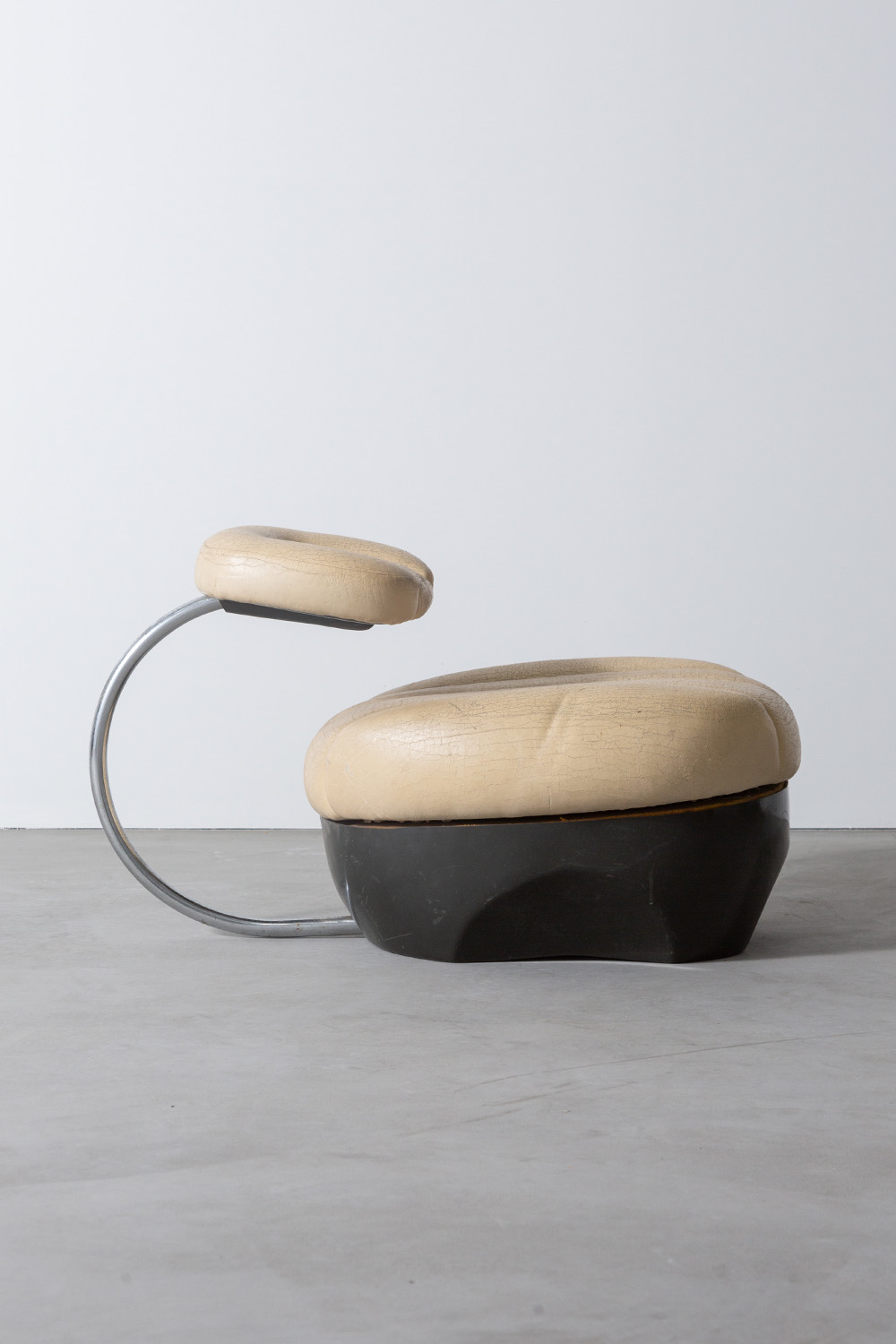 ‘Primate’ Kneeling Stool by Achille Castiglioni for Zanotta in Leather , Plastic and Steel