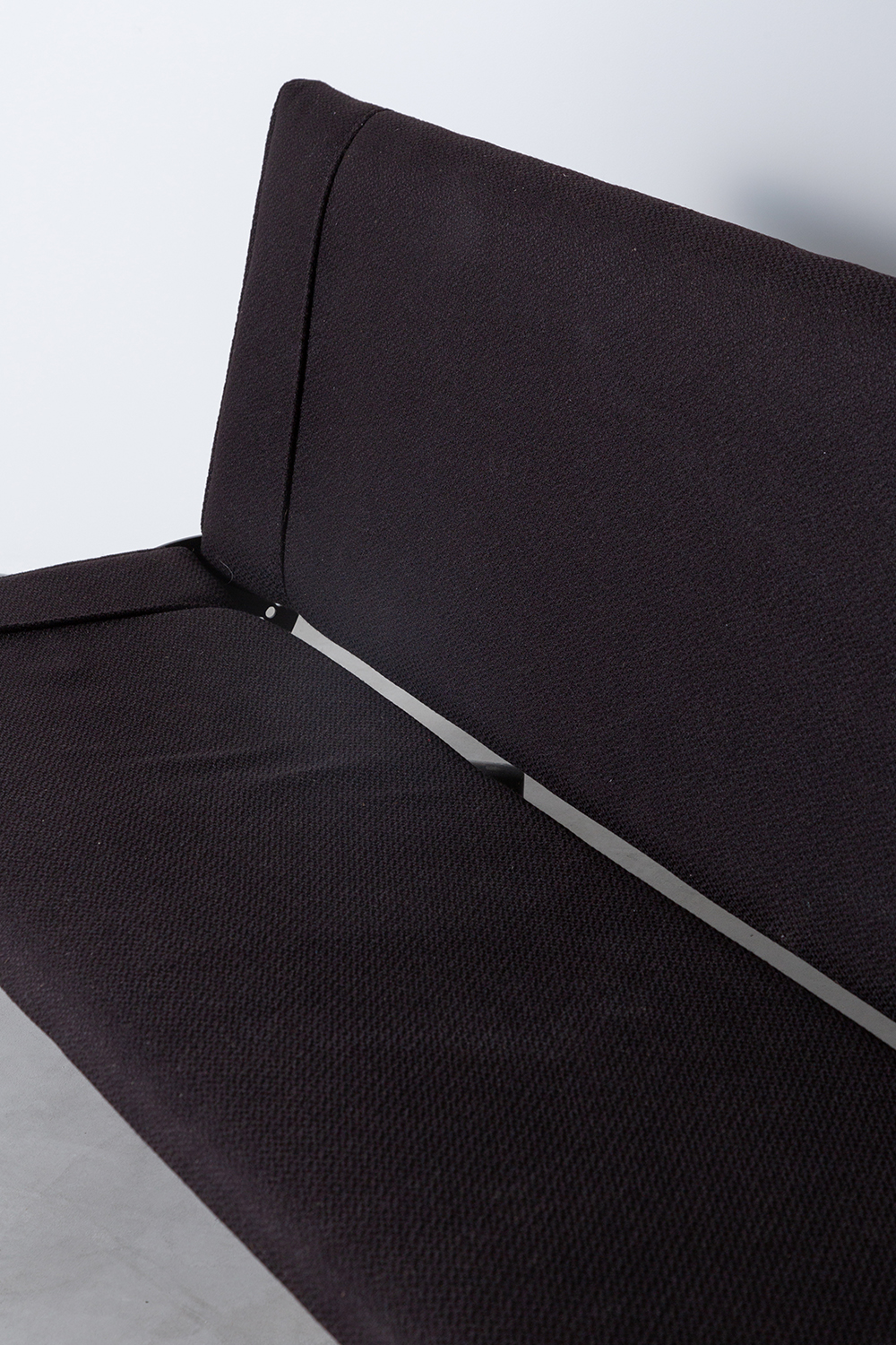 ‘D70’ Sofa by Osvaldo Borsani for Tecno in Fabric and Steel