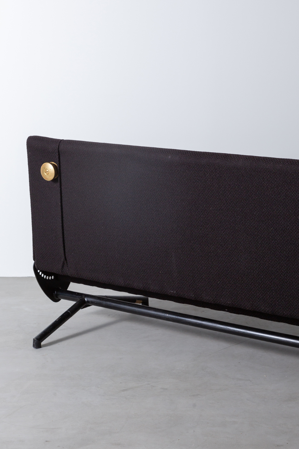 ‘D70’ Sofa by Osvaldo Borsani for Tecno in Fabric and Steel