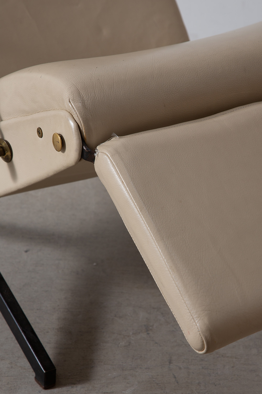 ‘P40’ Lounge Chair by Osvaldo Borsani for Tecno in Leather and Steel