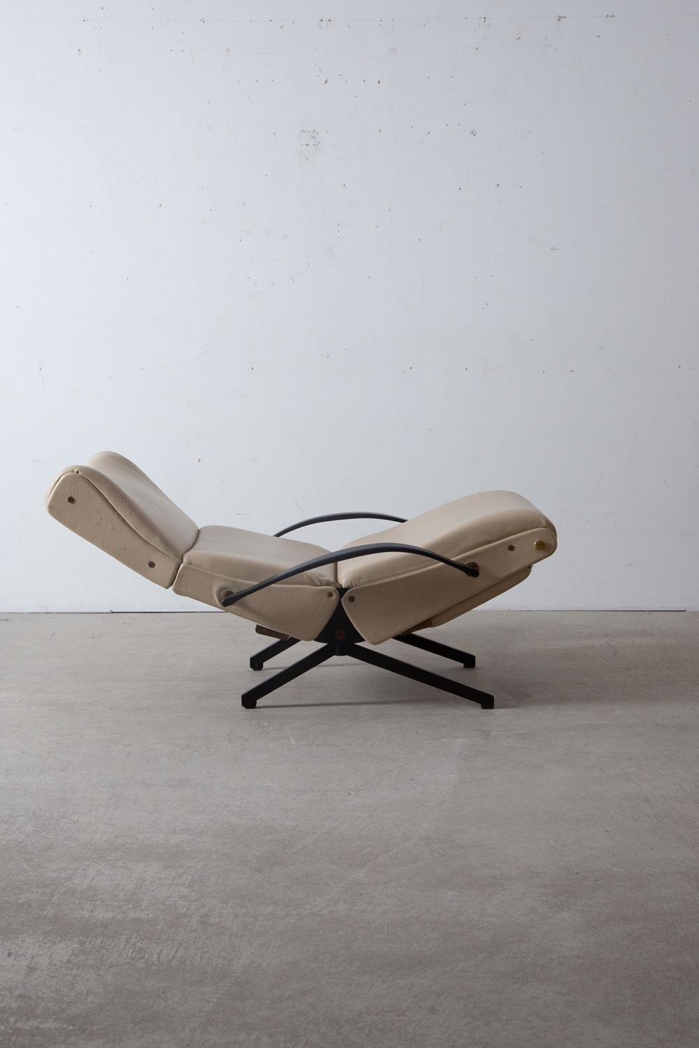 ‘P40’ Lounge Chair by Osvaldo Borsani for Tecno in Leather and Steel