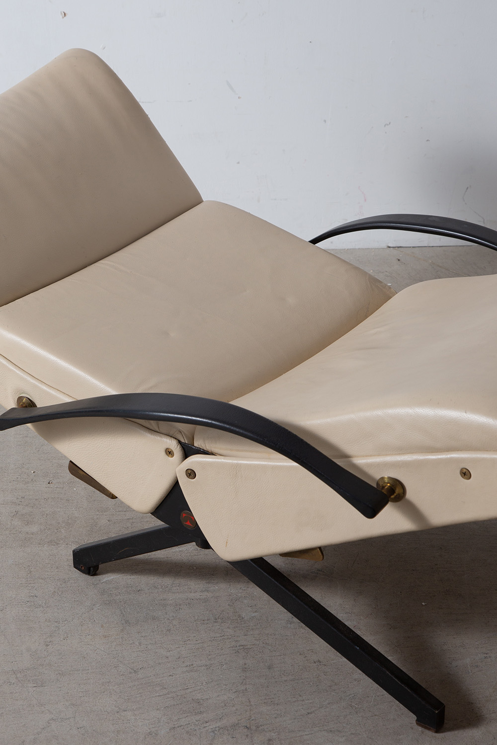 ‘P40’ Lounge Chair by Osvaldo Borsani for Tecno in Leather and Steel