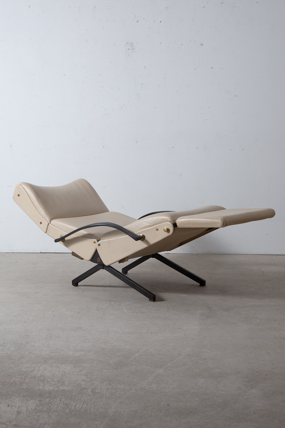 ‘P40’ Lounge Chair by Osvaldo Borsani for Tecno in Leather and Steel