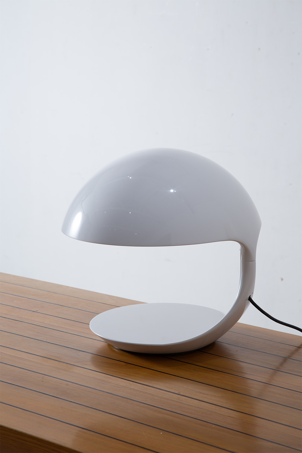 COBRA Table Lamp by Elio Martinelli for Martinelli Luce in White