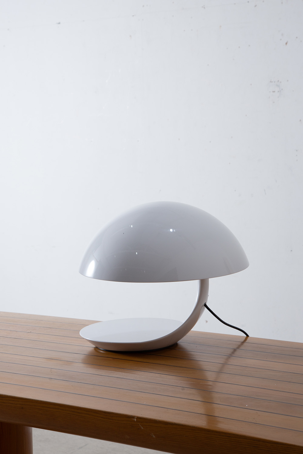 COBRA Table Lamp by Elio Martinelli for Martinelli Luce in White