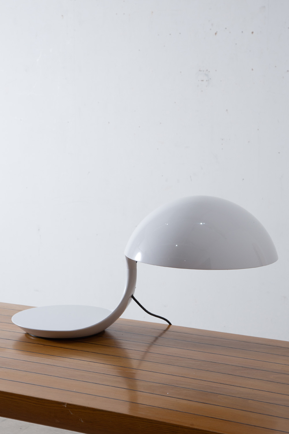 COBRA Table Lamp by Elio Martinelli for Martinelli Luce in White