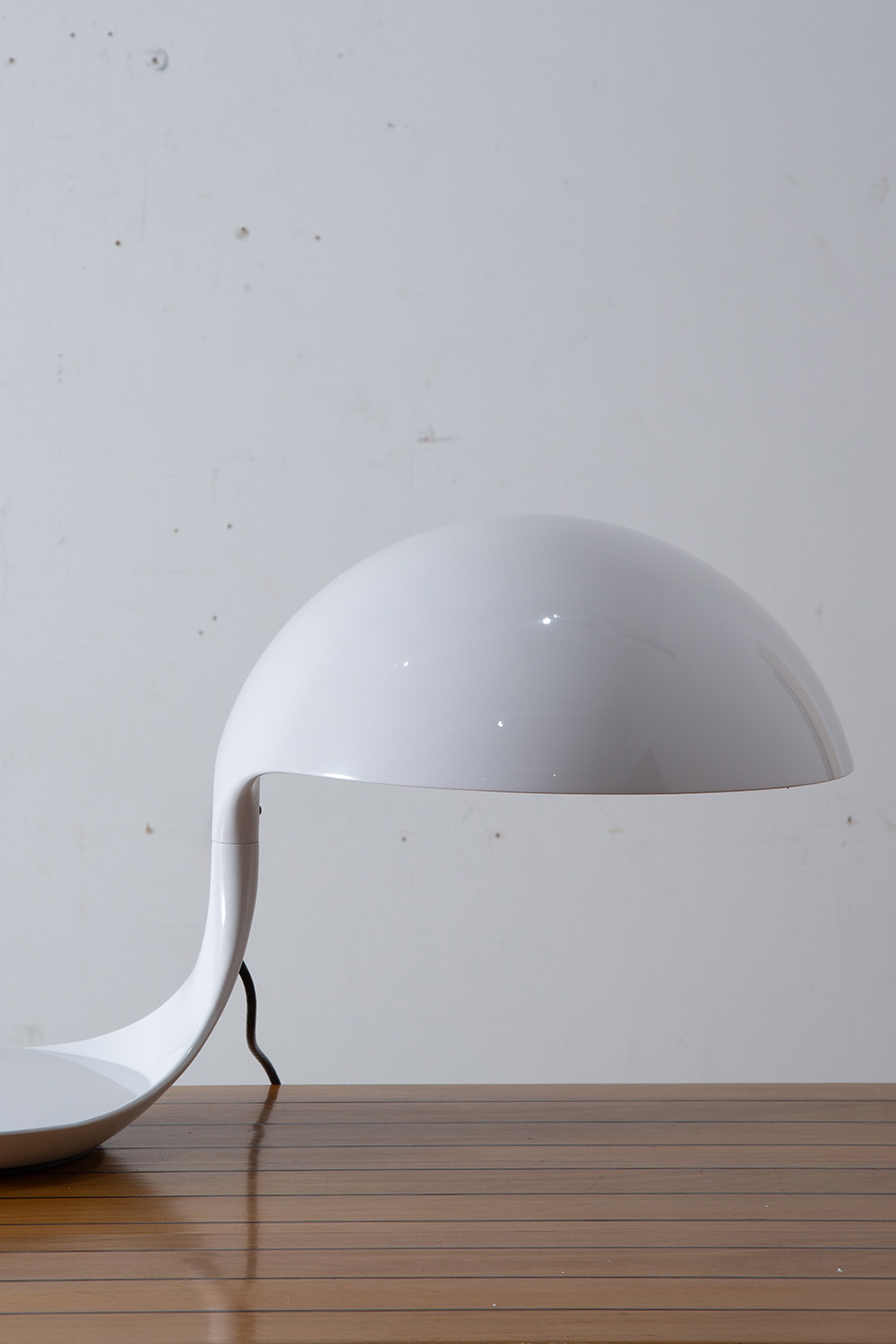 COBRA Table Lamp by Elio Martinelli for Martinelli Luce in White