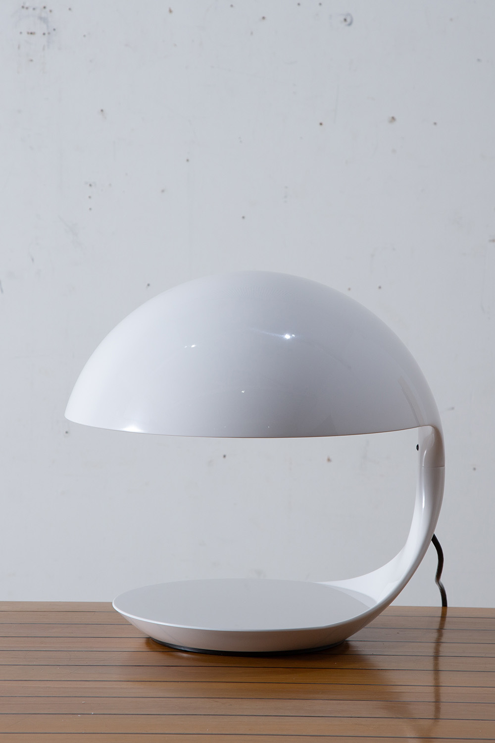 COBRA Table Lamp by Elio Martinelli for Martinelli Luce in White