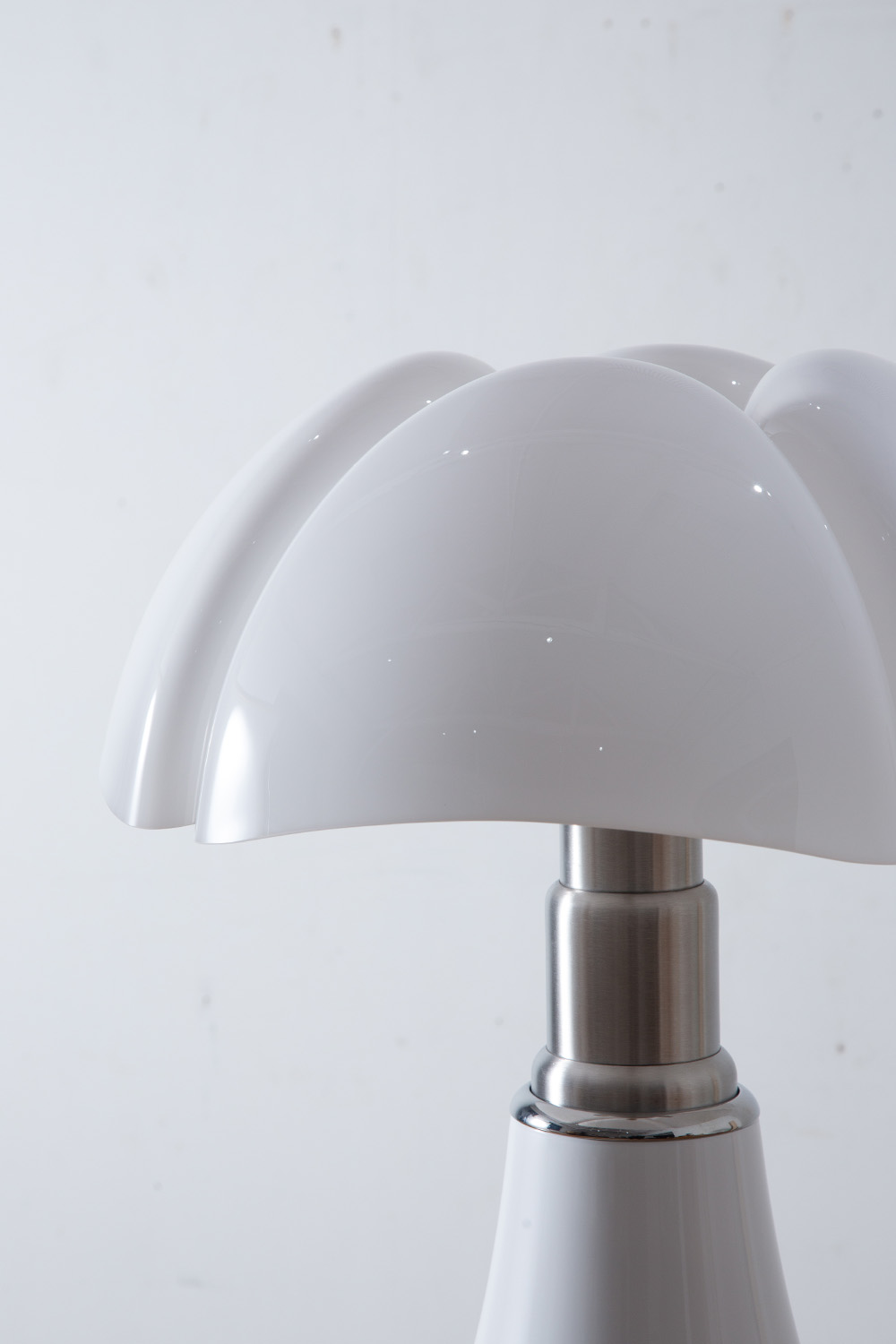 PIPISTRELLO Table Lamp by Gae Aulenti for Martinelli Luce in White