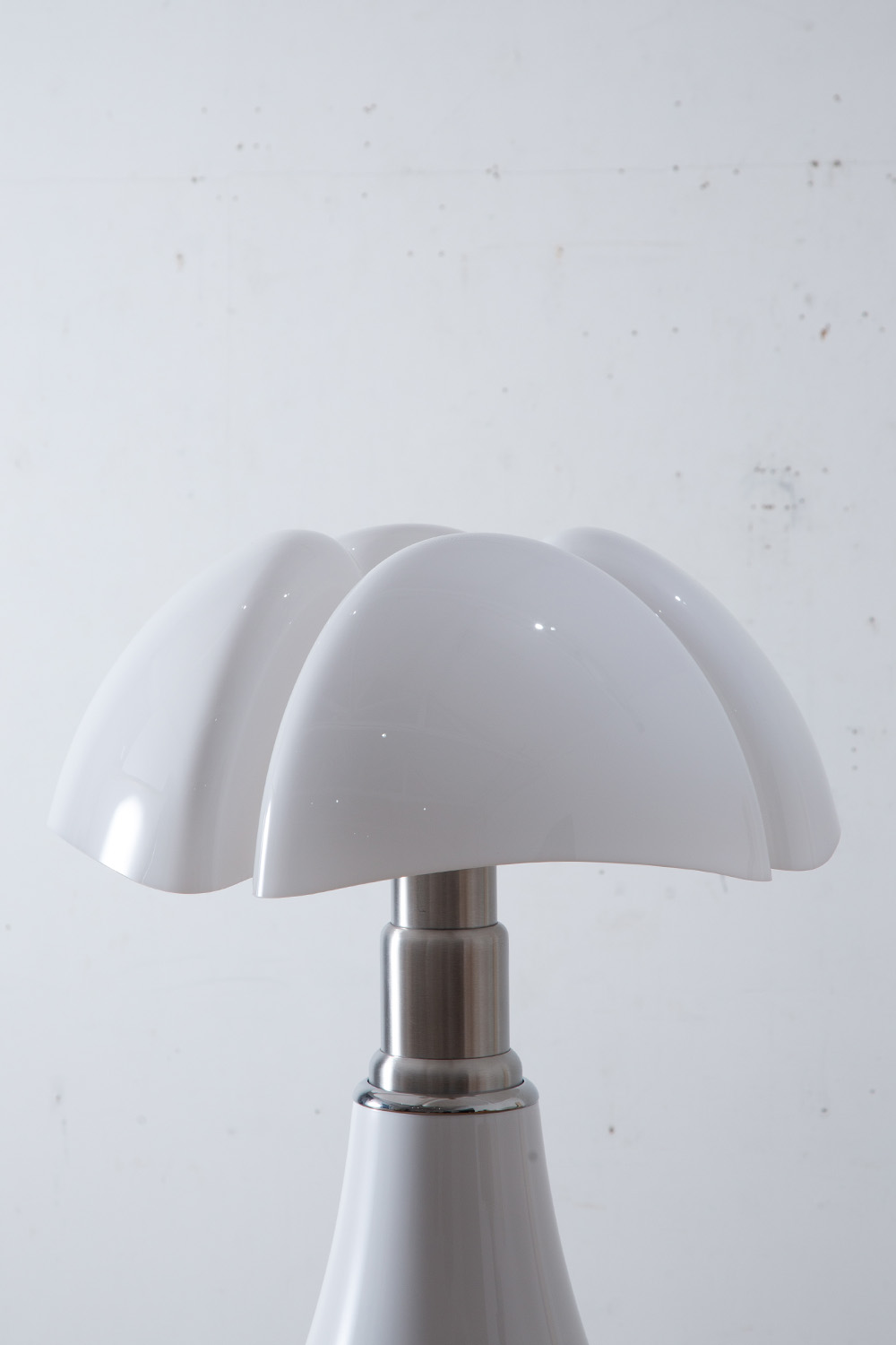 PIPISTRELLO Table Lamp by Gae Aulenti for Martinelli Luce in White