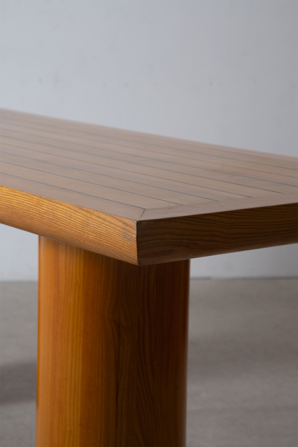 Dining Table in Wood and Black